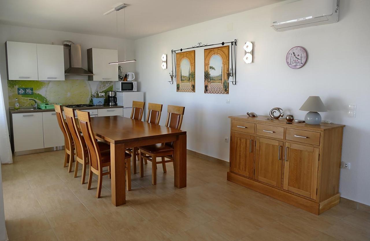 Apartments Le Mare - Pool, Sandstrand, Meerblick, W-Lan, Grill プリヴラカ エクステリア 写真